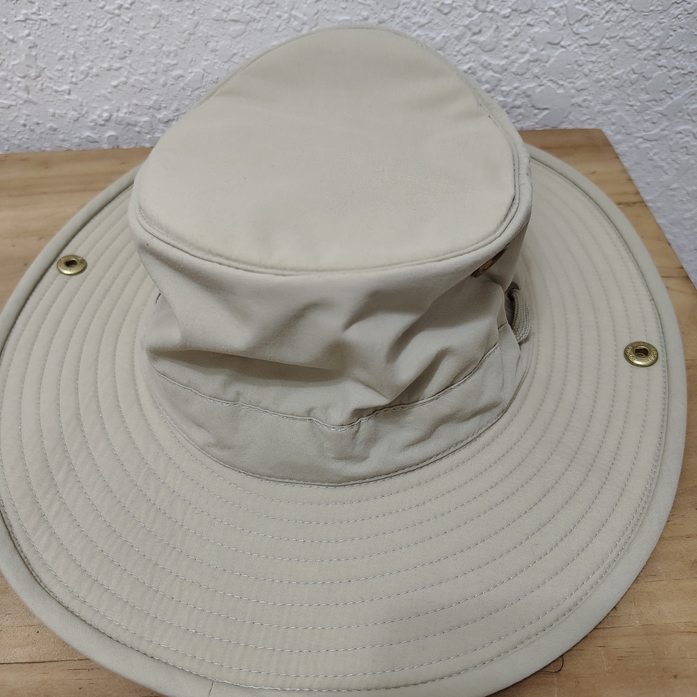 The Tilley Endurables Ultimate Sun Hat Size 7 1/4 USPF 50+ Unisex